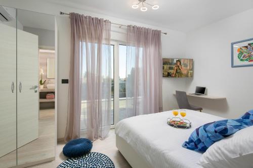 Premantura Villa Sleeps 8 Pool Wifi