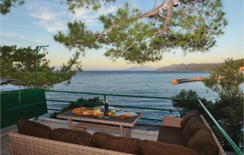 Holiday Home Prigradica 05