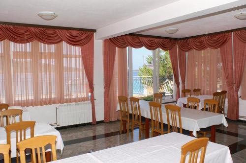 Apartment Primosten 3088b