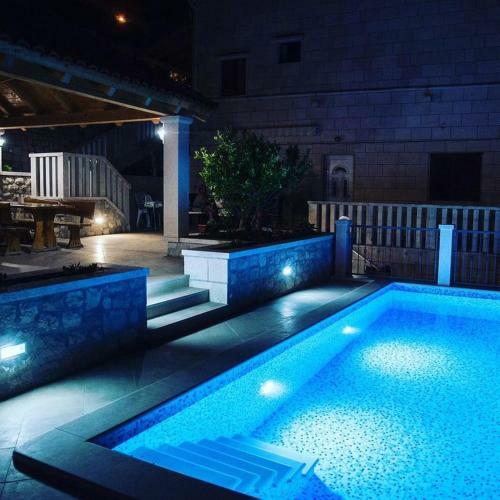 Seaside Apartments With A Swimming Pool Pucisca (brac) - 5637