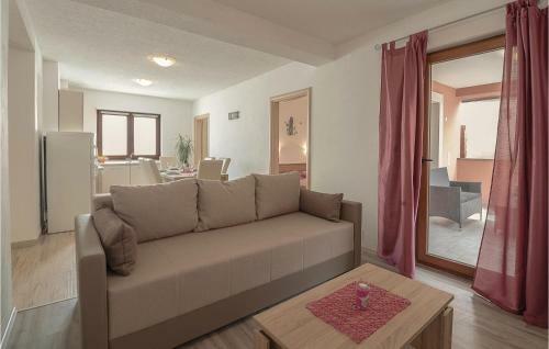 Two-bedroom Apartment In Pula