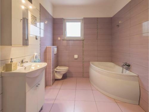 Four-bedroom Holiday Home In Pula