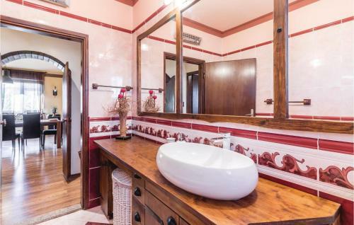 Two-bedroom Apartment In Pula