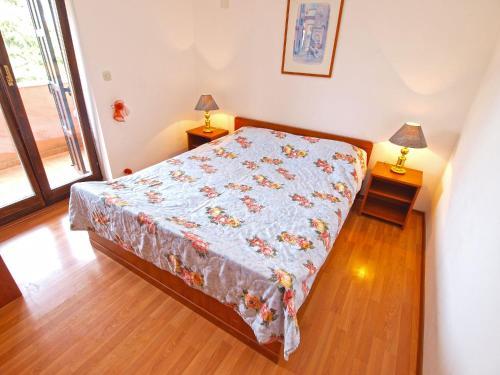 Apartments With Pool 749