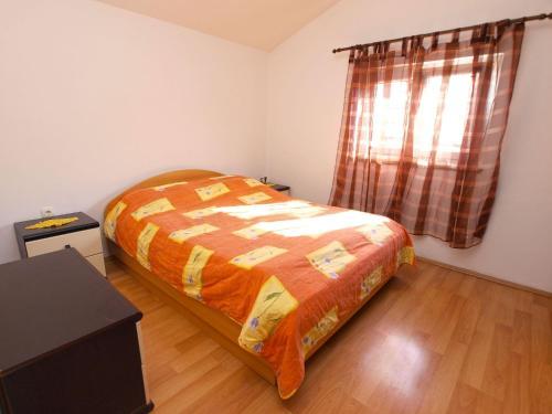 Apartments With Pool 749