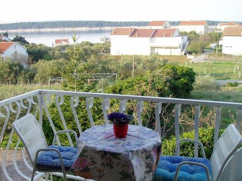 Apartments With A Parking Space Banjol (rab) - 16334