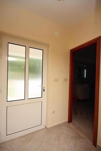 Apartments With A Parking Space Kampor (rab) - 5018