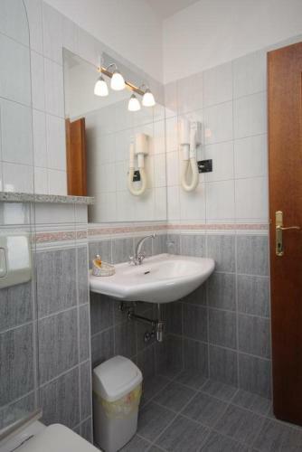 Hostal Twin Room Rabac 3016g