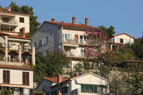 Rabac Apartment Sleeps 5 Air Con Wifi