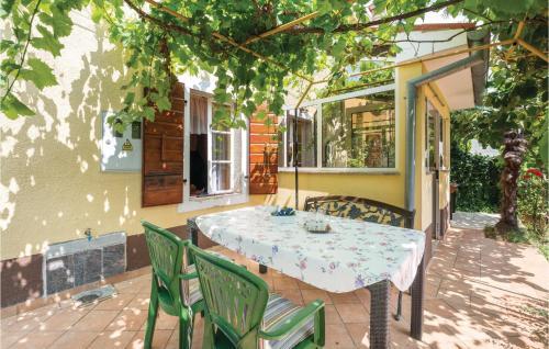 Two-bedroom Holiday Home In Rakalj