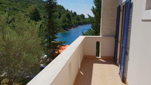 Hostal Rooms By The Sea Rava (dugi Otok) - 15880