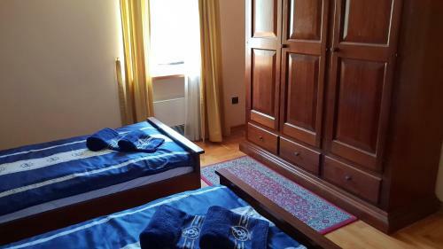 Hostal Triple Room Rava 15880d