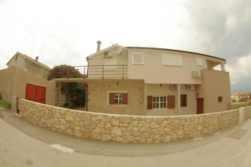 Two-bedroom Apartment In Razanac I