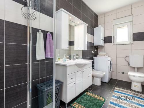 Hostal Rona Apartments Smokva