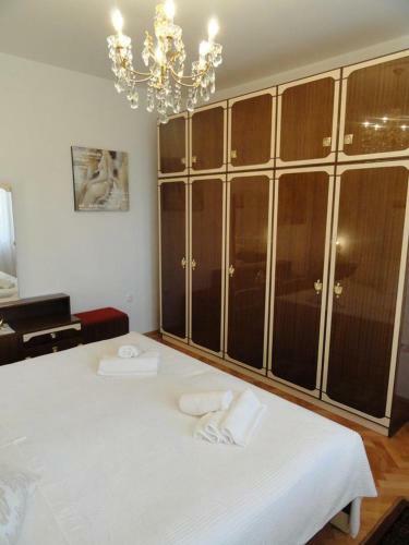 Apartments With A Parking Space Rijeka - 15854