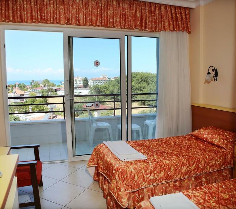 Hotel Kervan Side