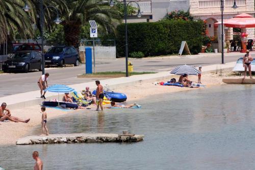 Apartments By The Sea Rogoznica - 12995