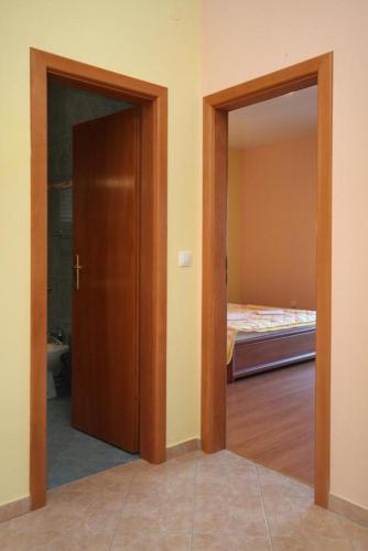 Apartments By The Sea Rogoznica - 3200