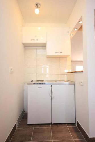 Apartments By The Sea Sali (Dugi Otok) - 8121