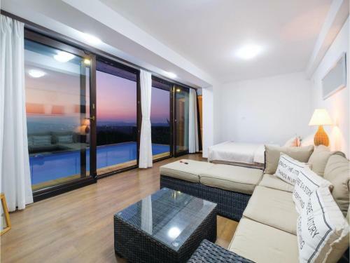 Two-bedroom Holiday Home In Samobor