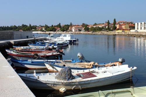 Apartment Zambratija 16297b