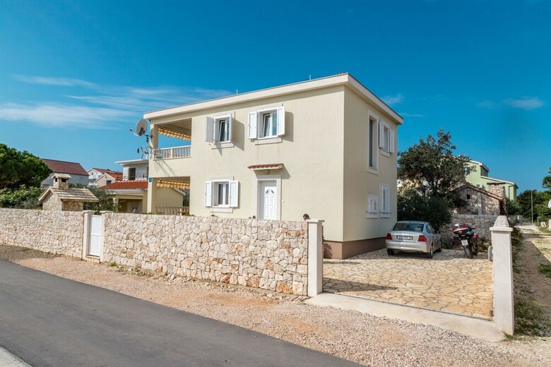 Apartment Mera
