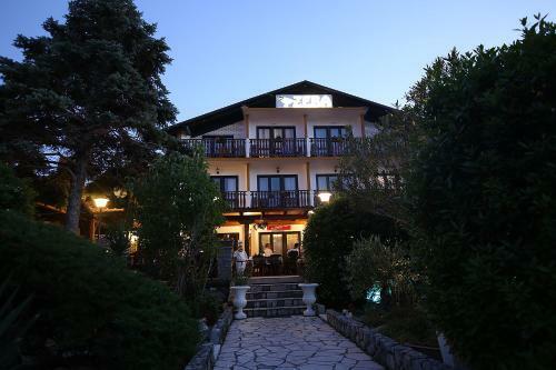 Hostal Guest House Zeba & Riviera