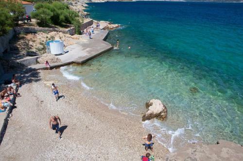 Apartment In Silo/insel Krk 13590