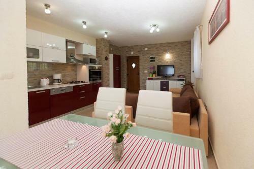 Apartment In Jadranovo With Two-bedrooms 1