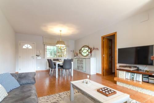 Santa Ceclina Villa Sleeps 10 Pool