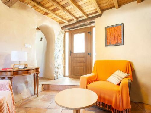 Cozy Farmhouse In Castrotane With Garden