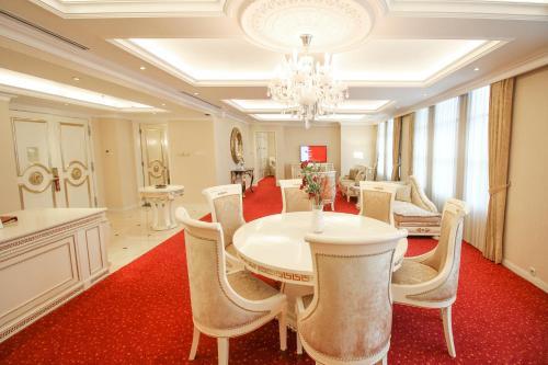 Hotel Redtop