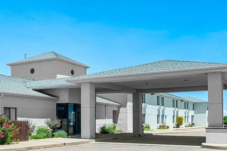 Hotel Quality Inn & Suites