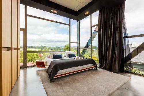 Villa Borobil: Heated Pool, Barbecue & Gardens
