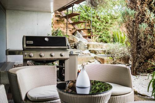 Villa Borobil: Heated Pool, Barbecue & Gardens