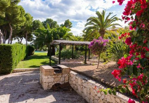 Moraira Apartment Sleeps 4 Pool