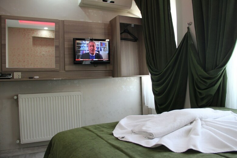 Kaya Madrid Hotel