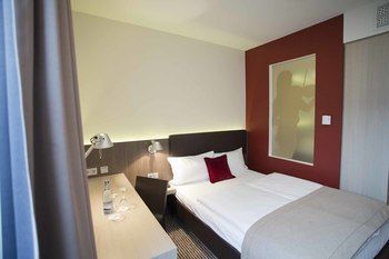 Big Box Hotel