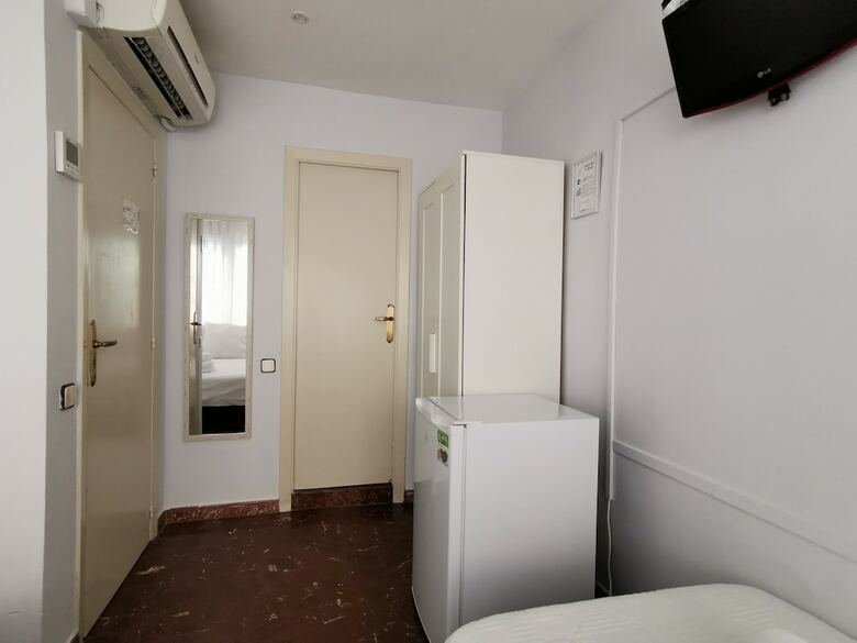 Hostal Barcelona City Street