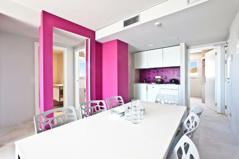 Ryans Ibiza Apartments - Adults Only