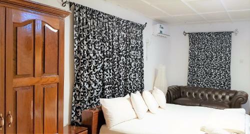 Hotel Paloma Guest House
