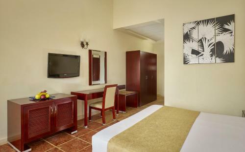 Hotel Coral Sea Beach And Aqua Park