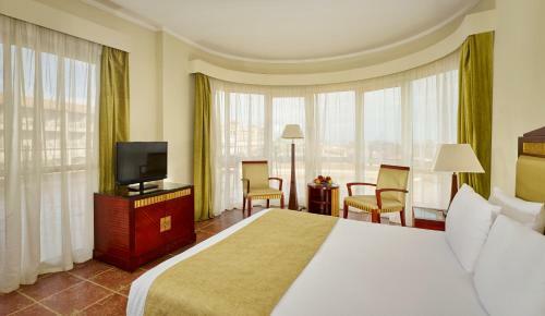 Hotel Coral Sea Beach And Aqua Park