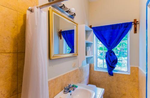 Blue Waters Hotel And Apartments
