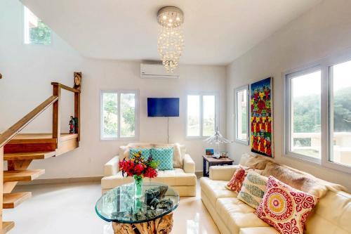 The Sunny Villa @ Keyhole Bay