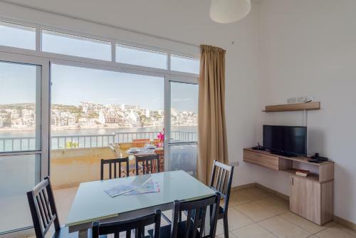 Blue Harbour 4 Seafront Apartment