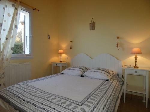 Picturesque Villa In Saint-paul-trois-chateaux With Pool