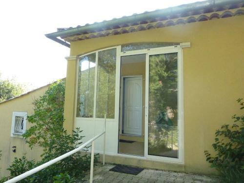 Picturesque Villa In Saint-paul-trois-chateaux With Pool