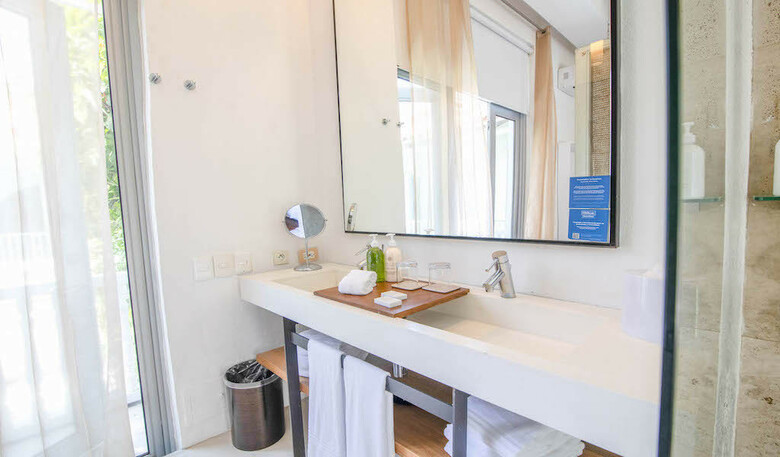 N�car Hotel Cartagena, Curio Collection By Hilton