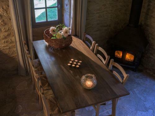 Cozy Home In Saint-germain-de-belvis With Private Garden